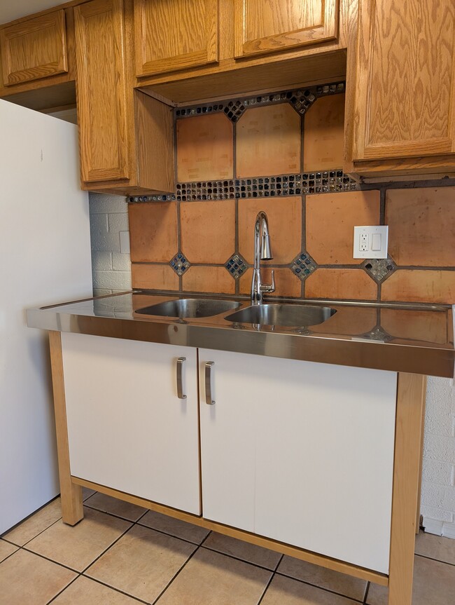1418 S Stanley Pl, Unit 3