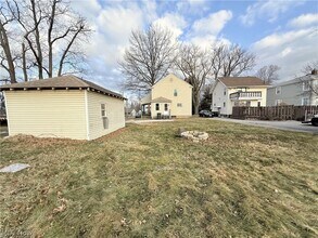 837 Eastland Ave in Akron, OH - Building Photo - Building Photo