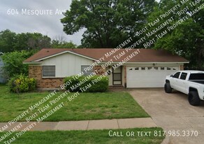 604 Mesquite Ave N in Crowley, TX - Building Photo