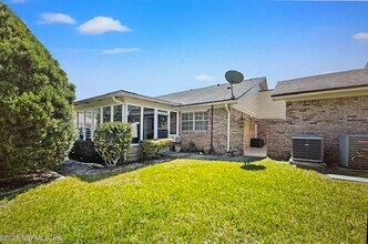 9252 San Jose Blvd, Unit 2202 in Jacksonville, FL - Foto de edificio - Building Photo