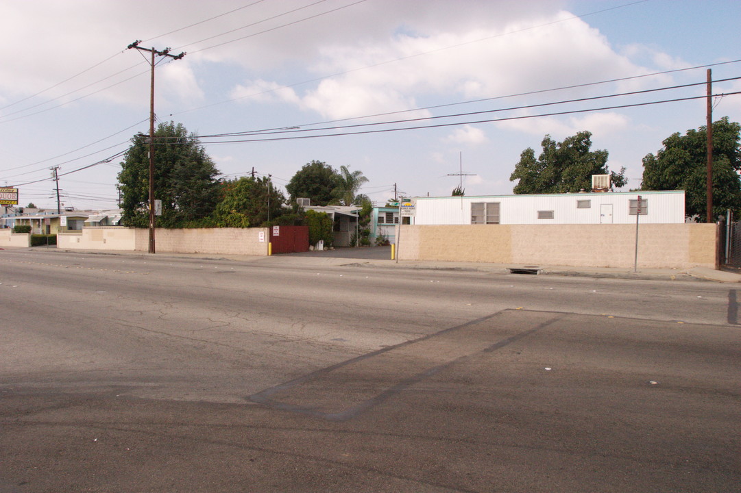 1331 W 135th St in Gardena, CA - Building Photo