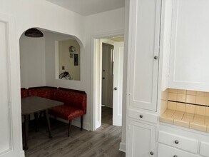 11529 Iowa Ave, Unit 11529 in Los Angeles, CA - Building Photo - Building Photo