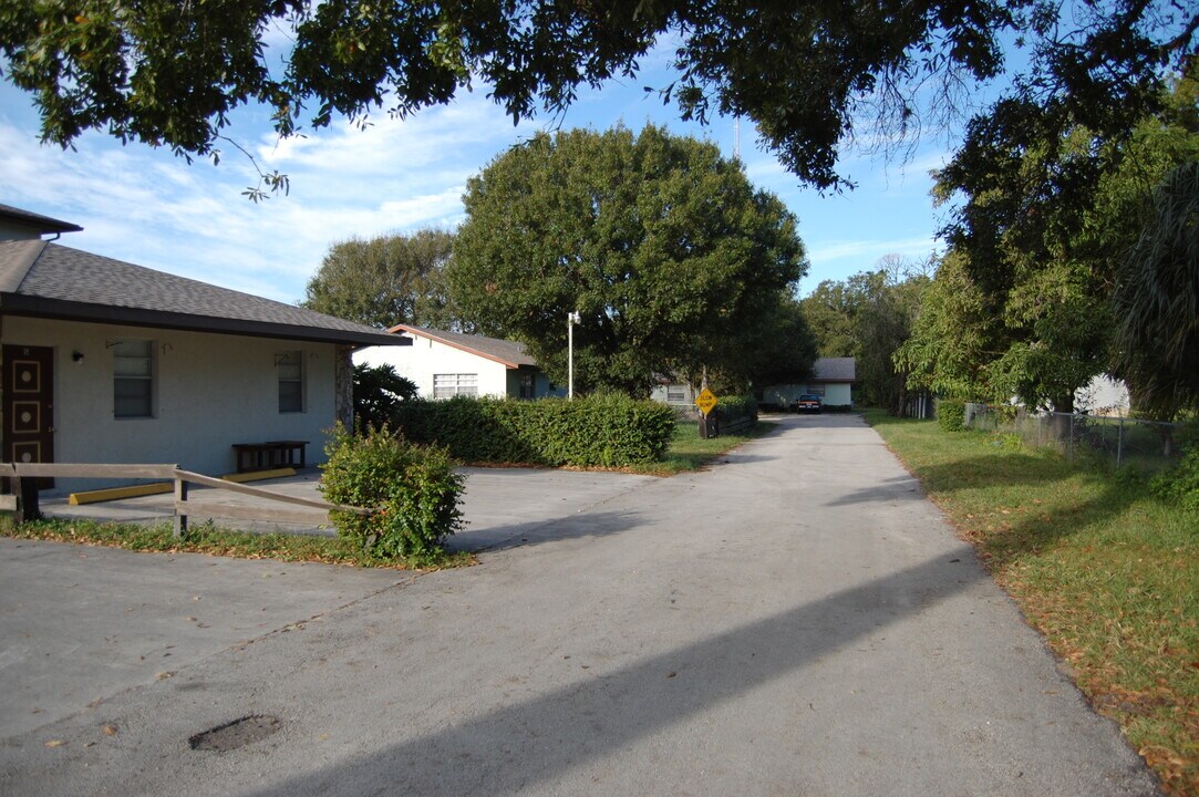 1203 S 33rd St, Unit Duplex in Fort Pierce, FL - Building Photo