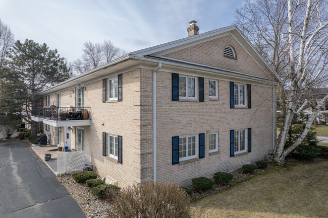 2624 Amara Dr in Toledo, OH - Foto de edificio - Building Photo