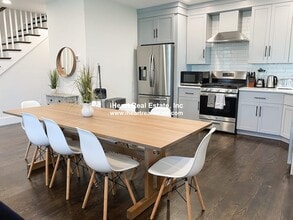 52 Taylor St, Unit 1 in Boston, MA - Building Photo - Building Photo