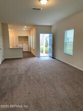 211 Scotch Pebble Dr in Jacksonville, FL - Building Photo - Building Photo