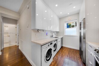 1446 Lenox Ave. in Miami Beach, FL - Foto de edificio - Building Photo