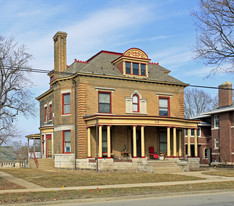 318 Lincoln Way E Apartments