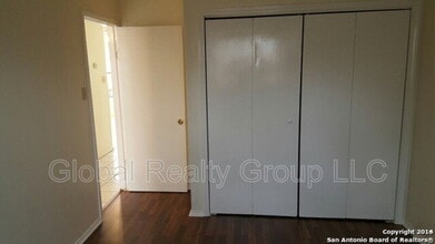 611 W Harding Blvd in San Antonio, TX - Building Photo - Building Photo