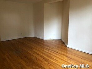 60-11 Broadway-Unit -4N in Queens, NY - Building Photo - Building Photo