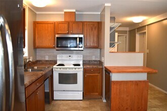 1756 County Rd 3479A in Cleveland, TX - Building Photo - Building Photo