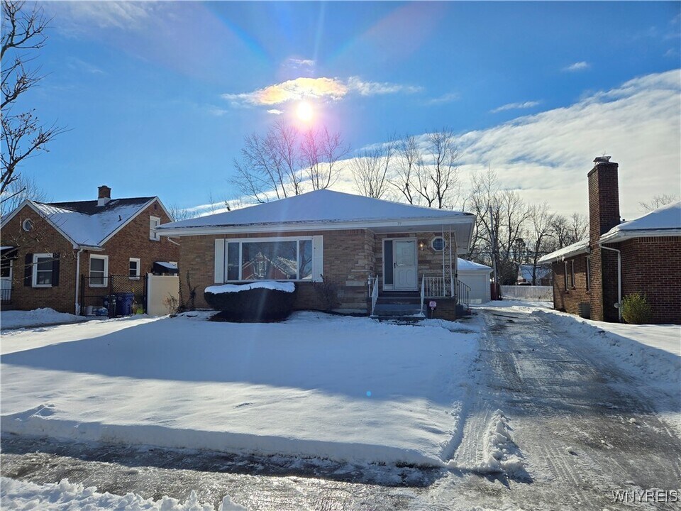 39 Lennox Ave in Buffalo, NY - Building Photo
