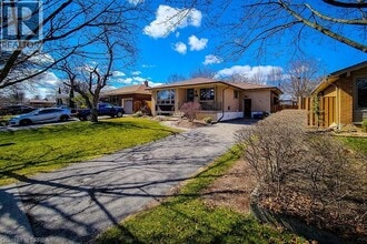 25 Buckingham St in Brantford, ON - Building Photo - Building Photo