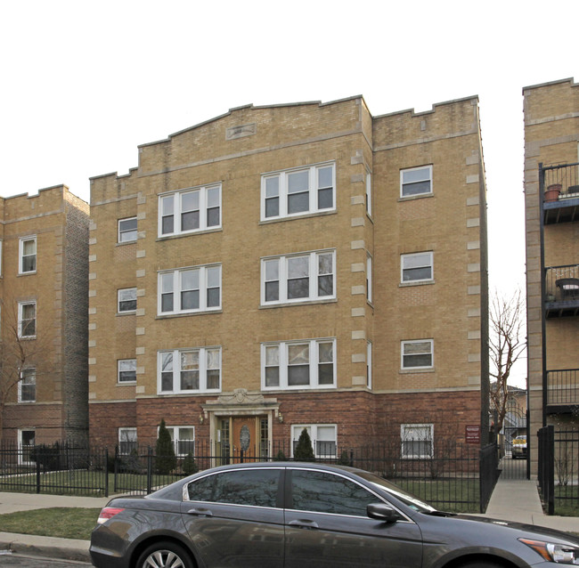 6115-6117 N Claremont Ave in Chicago, IL - Building Photo - Building Photo