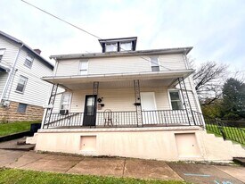 40-42-42 Seminole Ave in Washington, PA - Building Photo