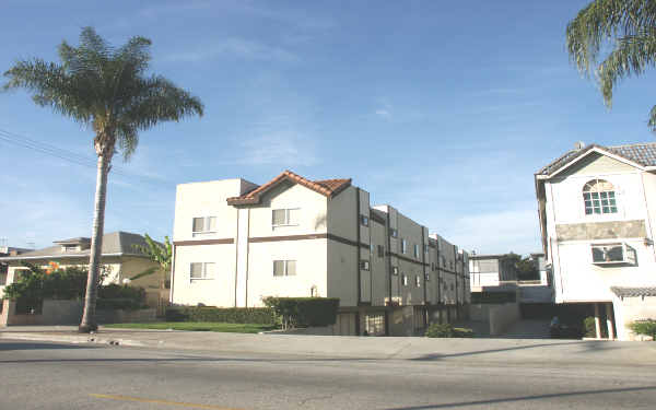 1819 W Commonwealth Ave in Alhambra, CA - Building Photo