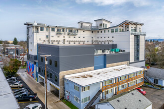 The Midtown in Eugene, OR - Foto de edificio - Building Photo