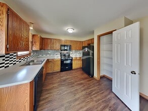 6917 Monmouth Dr in Joliet, IL - Building Photo - Building Photo