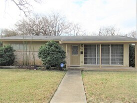 2609 Hancock Dr in Austin, TX - Building Photo