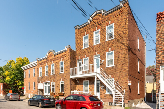 407 Bouffard Rue in Québec, QC - Building Photo - Primary Photo