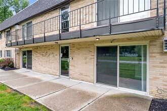 24325 Detroit Rd in Westlake, OH - Building Photo - Building Photo