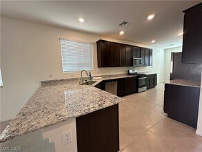 6060 Neptuno St in Las Vegas, NV - Building Photo - Building Photo