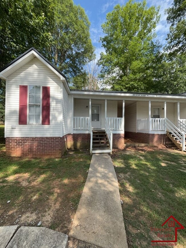 157 Bybee Woods Dr in McMinnville, TN - Building Photo - Building Photo
