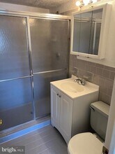 2025 N Lincoln St, Unit 104 in Arlington, VA - Foto de edificio - Building Photo