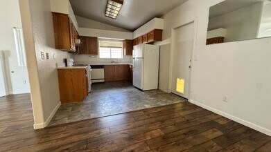 234 Eugene Way in Henderson, NV - Building Photo - Building Photo