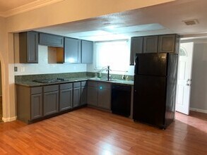 232 Catalini St in Las Vegas, NV - Building Photo - Building Photo