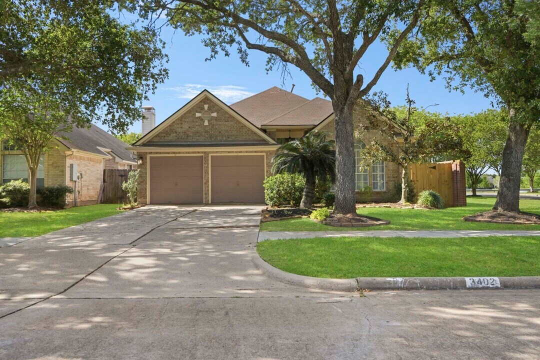 3402 Plymouth Pointe Ln in Missouri City, TX - Foto de edificio