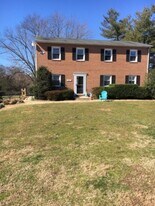 8373 Grove Angle Rd in Ellicott City, MD - Building Photo