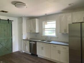 201 W Walch Ave in Fredericksburg, TX - Building Photo - Building Photo