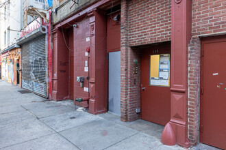 405 E 13th St in New York, NY - Building Photo - Building Photo