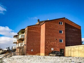 Parkview Apartments in Dawson Creek, BC - Building Photo - Building Photo