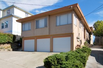 4052 Lincoln Ave in Oakland, CA - Foto de edificio - Building Photo