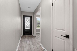 3600 W Davis St in Conroe, TX - Building Photo - Building Photo