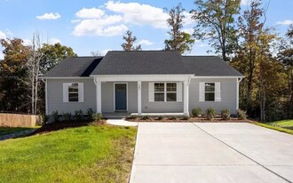 486 Placid Pond Dr in Broadway, NC - Building Photo