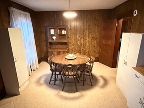 1102 Oakes St in Marinette, WI - Building Photo - Building Photo