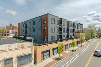 Iman Crossing in Cambridge, MA - Building Photo - Building Photo