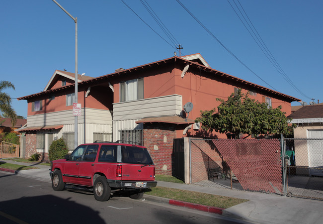 3919 E 60th St in Huntington Park, CA - Foto de edificio - Building Photo