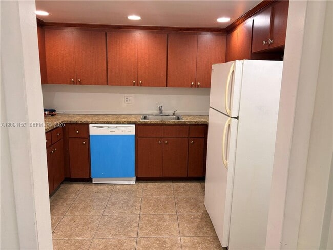property at 4168 Inverrary Dr
