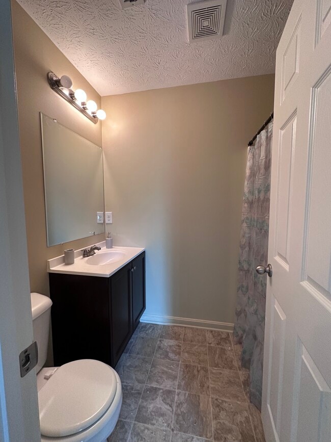 236 College St in Mount Washington, KY - Building Photo - Building Photo