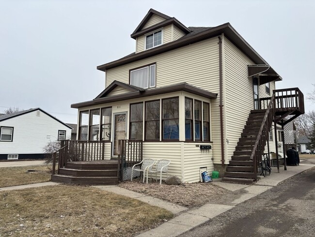 property at 811 S High St