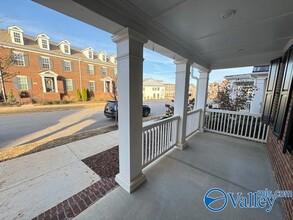 130 Bourbon Aly in Madison, AL - Foto de edificio - Building Photo