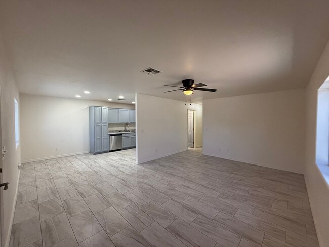 3249 Lomalai St in Kingman, AZ - Building Photo - Building Photo
