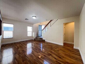 7645 Rustic Galleon St in Las Vegas, NV - Building Photo - Building Photo