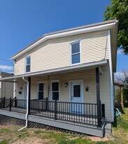 56-58 Penn St in Montgomery, PA - Building Photo