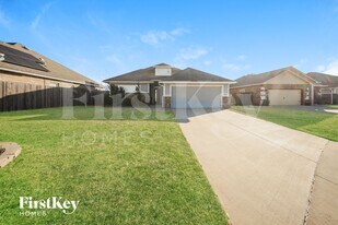 2020 Sara Vista Dr in Yukon, OK - Building Photo
