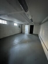 3083 E Derbyshire Rd, Unit 2 in Cleveland Heights, OH - Building Photo - Building Photo